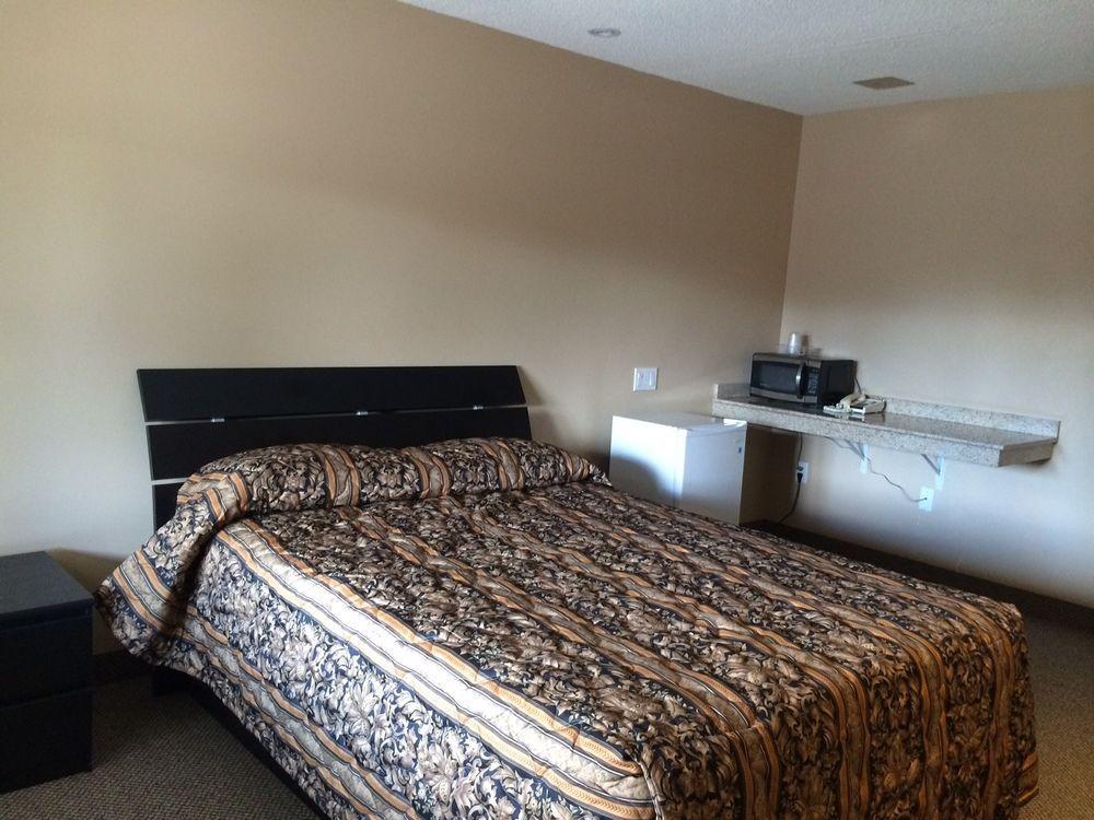 Barrie Motel מראה חיצוני תמונה