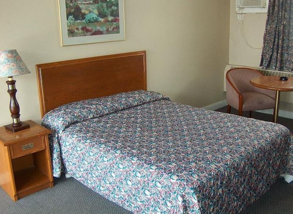 Barrie Motel מראה חיצוני תמונה